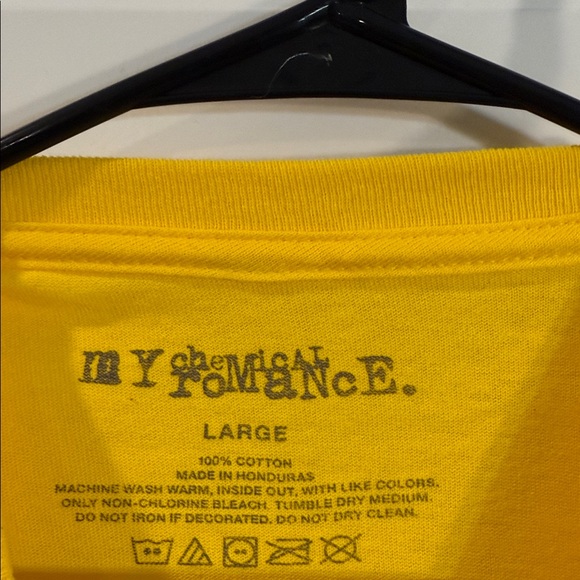 My chemical Romance yellow  t shirt Large NWOT - Picture 3 of 4